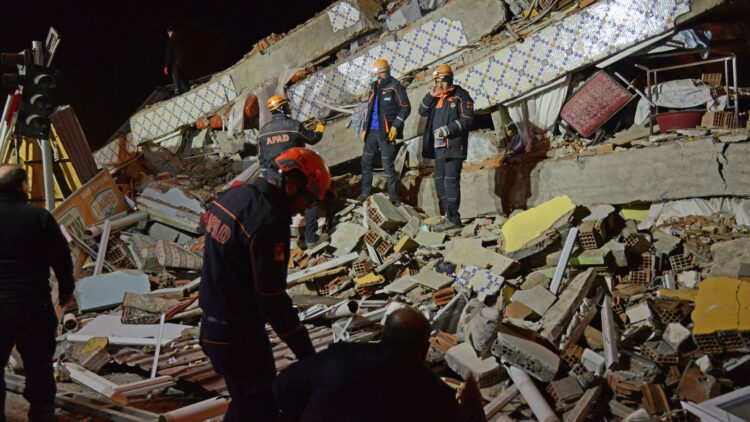 A 7.8-magnitude earthquake wreaked havoc in Turkey and Syria, buildings shook for a minute, thousands collapsed.