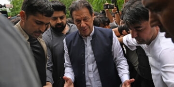 Tosha Khana case: Imran Khan left for Islamabad from Zaman Park to appear in court