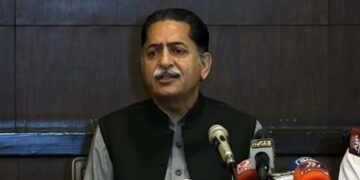 Who is providing facilities to the person sitting in Zaman Park? – Javed Latif