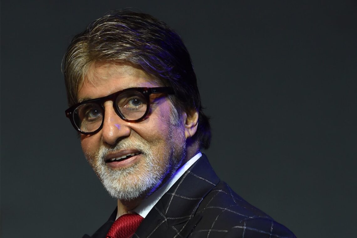 Amitabh Bachchan was seriously injured in a dangerous accident