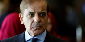 Former Chief Justice of Pakistan Saqib Nisar flashed his political shop in the name of justice, Prime Minister