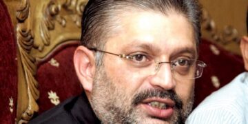 I ask the judges, why are you so blind in love with Imran Khan? There can be pressure from home Sharjeel Memon