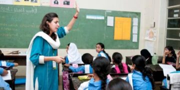 Sindh Education Department’s decision to give scholarships to teachers pursuing higher education
