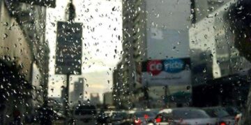 Possible rain in various cities across the country, including Karachi