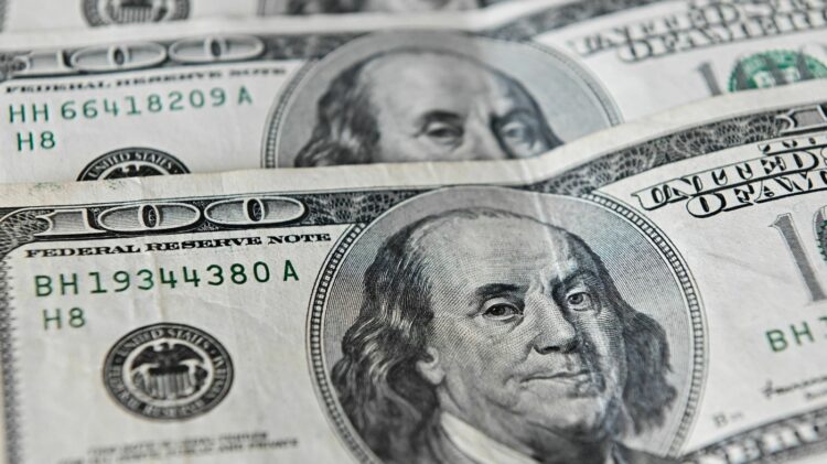 On the last day of the week, the dollar once again became expensive, causing a decline in the Pakistan Stock Exchange — PakAlerts.net: Sansani Nahi, Srif Khabar — Your go-to digital hub for Breaking News, Analysis, Stories from Pakistan and around the World. Stay informed, Stay connected. On the last day of the week, the dollar once again became expensive, causing a decline in the Pakistan Stock Exchange