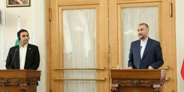 Signing of trade, investment agreements between Pakistan and Iran