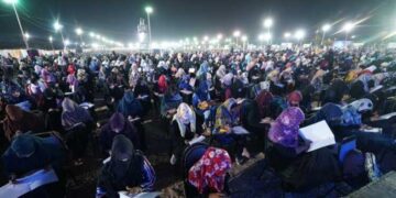 Thousands of students participated in test for IT course under Al-Khidmat in Karachi