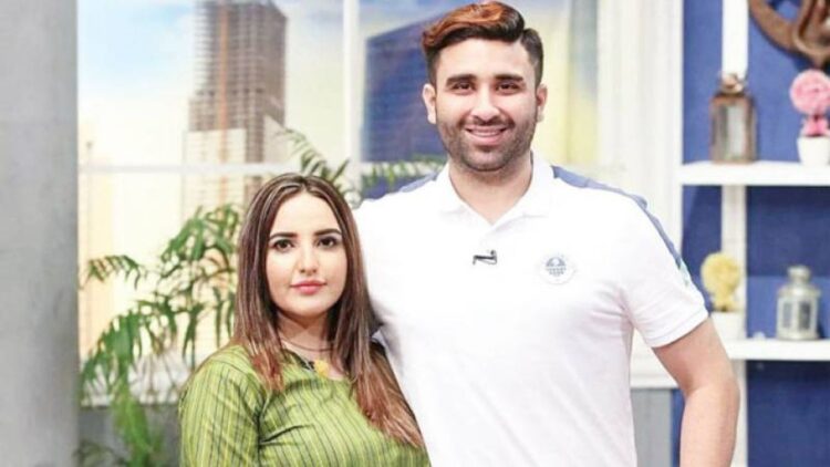 Bilal Shah, the husband of TikToker Hareem Shah, has arrived home — PakAlerts.net: Sansani Nahi, Srif Khabar — Your go-to digital hub for Breaking News, Analysis, Stories from Pakistan and around the World. Stay informed, Stay connected. Bilal Shah, the husband of TikToker Hareem Shah, has arrived home