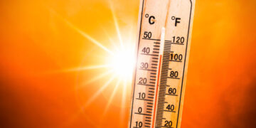 The weather will remain warm in most parts of the country today,according to the Meteorological Department
