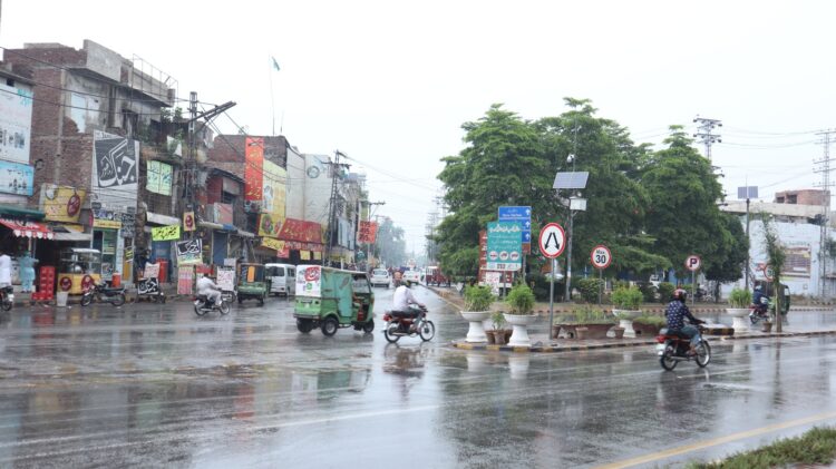 Rainy weather has turned cold in various cities of Punjab and Khyber Pakhtunkhwa