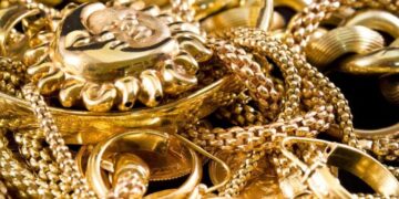 The price of gold has increased by 1650 rupees