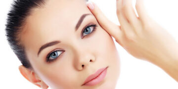 Unique use of chicken claws for facial beauty and fair complexion