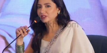 The incident of throwing an unknown object at Mahira Khan at the literature festival, the video went viral