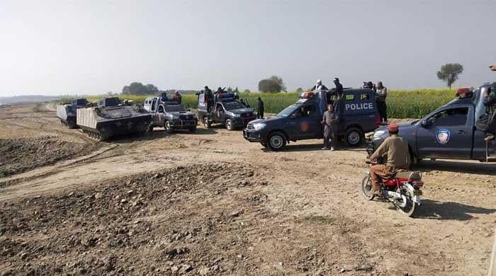 Bandits attacked police vehicles in Rahim Yar Khan, 11 officers were martyred — PakAlerts.net: Sansani Nahi, Srif Khabar — Your go-to digital hub for Breaking News, Analysis, Stories from Pakistan and around the World. Stay informed, Stay connected. رحیم یار خان میں ڈاکوؤں کا پولیس گاڑیوں پر حملہ،11اہلکار شہید