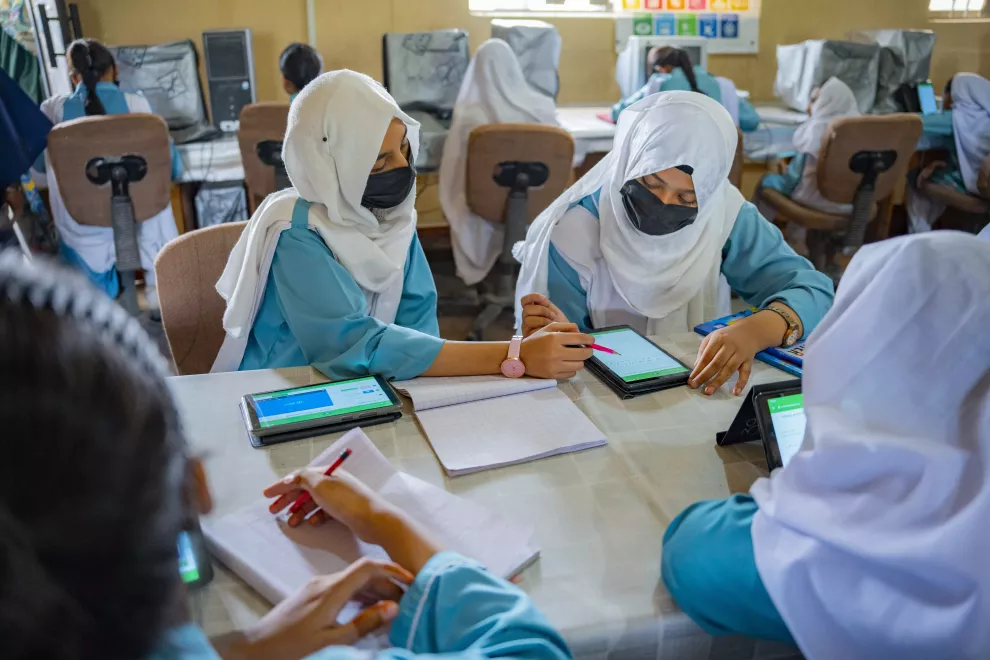 The Sindh government has announced that it will provide free tablets to students from grades 9 to 12. — PakAlerts.net: Sansani Nahi, Srif Khabar — Your go-to digital hub for Breaking News, Analysis, Stories from Pakistan and around the World. Stay informed, Stay connected. The Sindh government has announced that it will provide free tablets to students from grades 9 to 12.