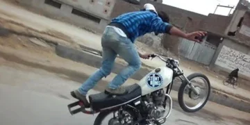 راولپنڈی: مری روڈ پر ون ویلنگ کرتے 2 نوجوانوں کی جان چلی گئی