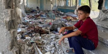 Israeli Army Bombs Refugees in Schools in Gaza; 44 Palestinians Martyred