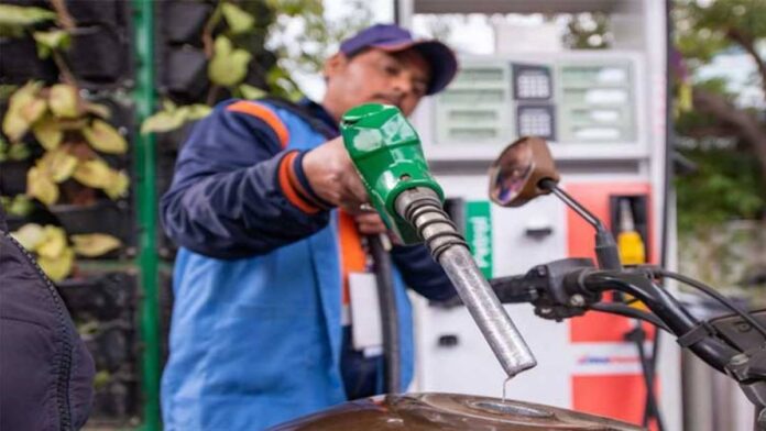 There is a possibility of a reduction in the prices of petrol and diesel starting from August 16. — PakAlerts.net: Sansani Nahi, Srif Khabar — Your go-to digital hub for Breaking News, Analysis, Stories from Pakistan and around the World. Stay informed, Stay connected. There is a possibility of a reduction in the prices of petrol and diesel starting from August 16.