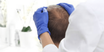 مفت میں سر کا مساج کروانے والا شخص ’بولنے‘ کی صلاحیت کھو بیٹھا