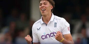 انگلینڈ کے فاسٹ باؤلر جوش ہل انجری کے باعث دورہ پاکستان سے باہر