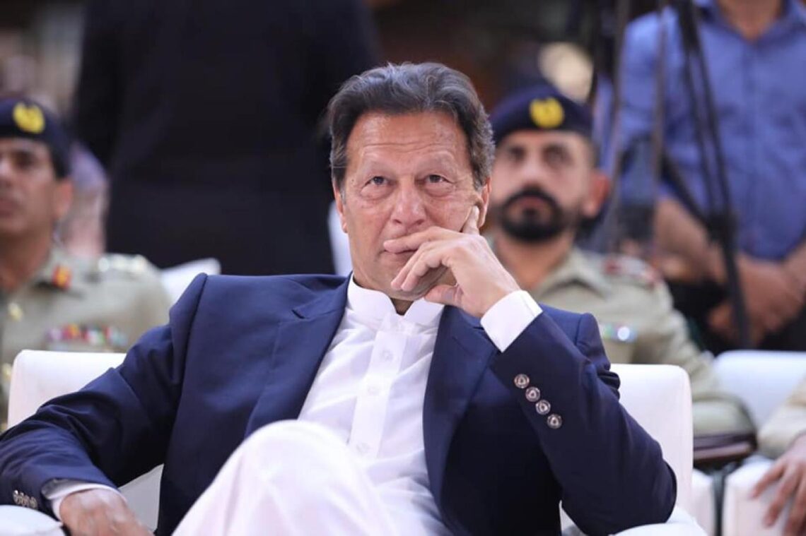 Imran Khan's nomination as Chancellor is an insult to the women of Oxford, British media — PakAlerts.net: Sansani Nahi, Srif Khabar — Your go-to digital hub for Breaking News, Analysis, Stories from Pakistan and around the World. Stay informed, Stay connected. عمران خان کی بطور چانسلر نامزدگی آکسفورڈ کی خواتین کی توہین ہے، برطانوی میڈیا