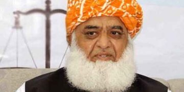 سیاسی جماعتوں کو غیر ضروری سمجھنا حماقت ، معاملات سیاستدانوں کے حوالے کئے جائیں ، مولانا فضل الرحمن