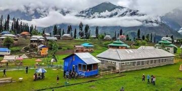 وزیراعظم سے مطالبہ کیا گیا ہے کہ وادی نیلم کے سیاحتی مقامات کو ٹیکس فری زون قرار دیا جائے