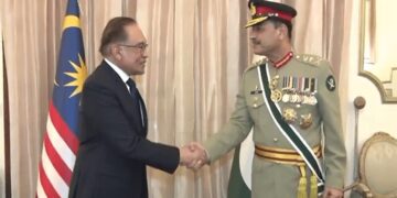 ملائیشین وزیر اعظم کی آرمی چیف سے ملاقات، دو طرفہ اسٹریٹجک مفادات پر تبادلہ خیال