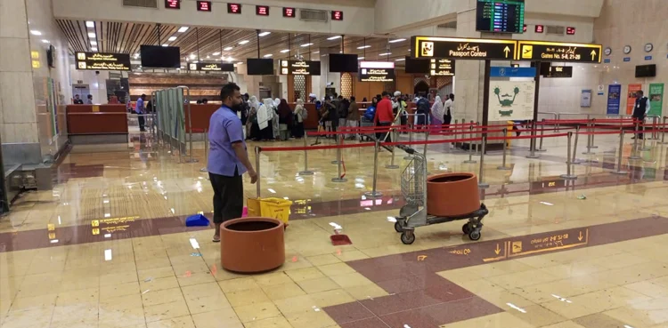 Water Line Burst at Jinnah Airport Causes Disruptions, Operations Continue Normally — PakAlerts.net: Sansani Nahi, Srif Khabar — Your go-to digital hub for Breaking News, Analysis, Stories from Pakistan and around the World. Stay informed, Stay connected. Water Line Burst at Jinnah Airport Causes Disruptions, Operations Continue Normally