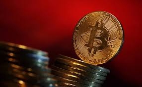 Rising Bitcoin Value Attracts High-End Fashion Brands and Retailers to Crypto Payments