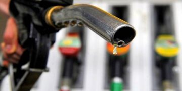 Announcement of new petroleum product prices, Petrol price unchanged, Diesel becomes cheaper