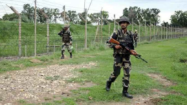 In Panic, Indian Army Opens Fire on Its Own Soldiers, 5 Sikh Personnel Killed — PakAlerts.net: Sansani Nahi, Srif Khabar — Your go-to digital hub for Breaking News, Analysis, Stories from Pakistan and around the World. Stay informed, Stay connected. In Panic, Indian Army Opens Fire on Its Own Soldiers, 5 Sikh Personnel Killed