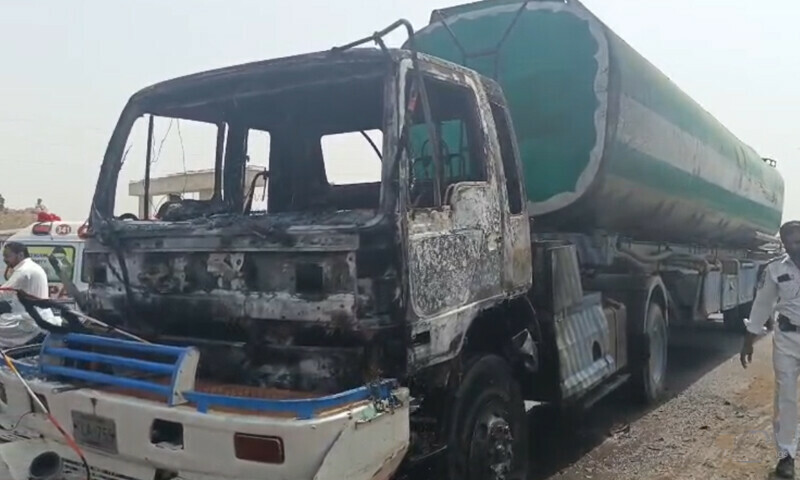 Karachi: Woman Killed in Tanker Collision on Korangi Road, Protesters Set Vehicle on Fire — PakAlerts.net: Sansani Nahi, Srif Khabar — Your go-to digital hub for Breaking News, Analysis, Stories from Pakistan and around the World. Stay informed, Stay connected. Karachi: Woman Killed in Tanker Collision on Korangi Road, Protesters Set Vehicle on Fire