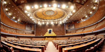 Finance Committee Expresses Anger Over Non-Payment of Minimum Wage in Ministries and Divisions: Report Demanded