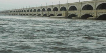 Monsoon Rains Trigger Medium-Level Flood at Taunsa Barrage, Low-Level Flood at Guddu and Sukkur, PDMA Issues Flood Alert