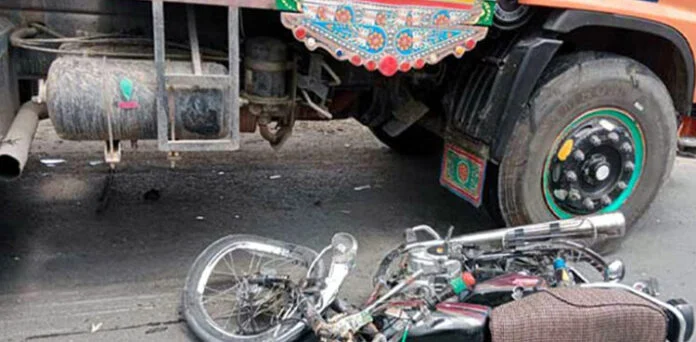 Motorcyclist Killed After Being Hit by Speeding Trailer in Karachi — PakAlerts.net: Sansani Nahi, Srif Khabar — Your go-to digital hub for Breaking News, Analysis, Stories from Pakistan and around the World. Stay informed, Stay connected. Motorcyclist Killed After Being Hit by Speeding Trailer in Karachi
