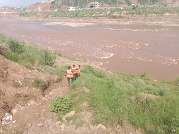 Search Operation Ends for Girl Swept Away with Father in Floodwaters