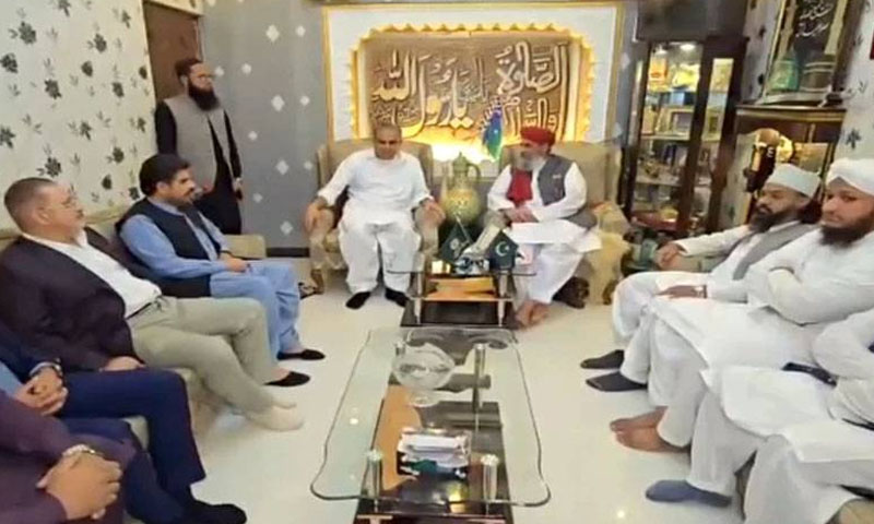 Mohsin Naqvi meets Sarwat Ejaz Qadri, stresses promotion of religious harmony