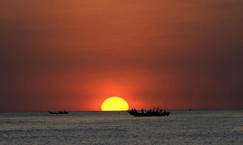 Karachi Likely to Experience Slight Rise in Temperature Over the Next Three Days as Arabian Sea Depression Weakens