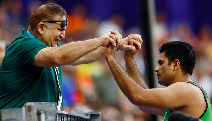 Pakistan Sports Board Lifts the Ban Imposed on Arshad Nadeem’s Coach Salman Butt — PakAlerts.net: Sansani Nahi, Srif Khabar — Your go-to digital hub for Breaking News, Analysis, Stories from Pakistan and around the World. Stay informed, Stay connected. Pakistan Sports Board Lifts the Ban Imposed on Arshad Nadeem’s Coach Salman Butt