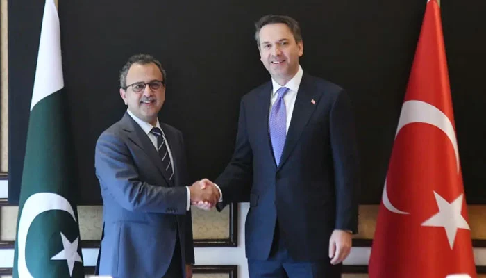 Pakistan, Turkiye Enter New Phase of Energy Cooperation as PPL Finalizes Assignment Agreement for Eastern Offshore Indus Block C — PakAlerts.net: Sansani Nahi, Srif Khabar — Your go-to digital hub for Breaking News, Analysis, Stories from Pakistan and around the World. Stay informed, Stay connected. Pakistan, Turkiye Enter New Phase of Energy Cooperation as PPL Finalizes Assignment Agreement for Eastern Offshore Indus Block C