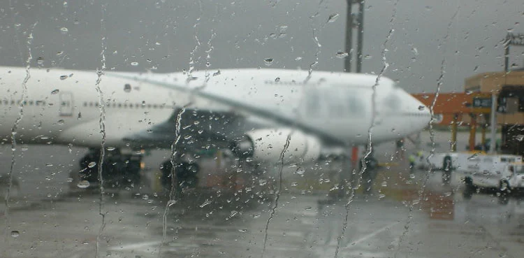 Dubai’s Heavy Rains Severely Disrupt Flight Operations Between Pakistan and the UAE
