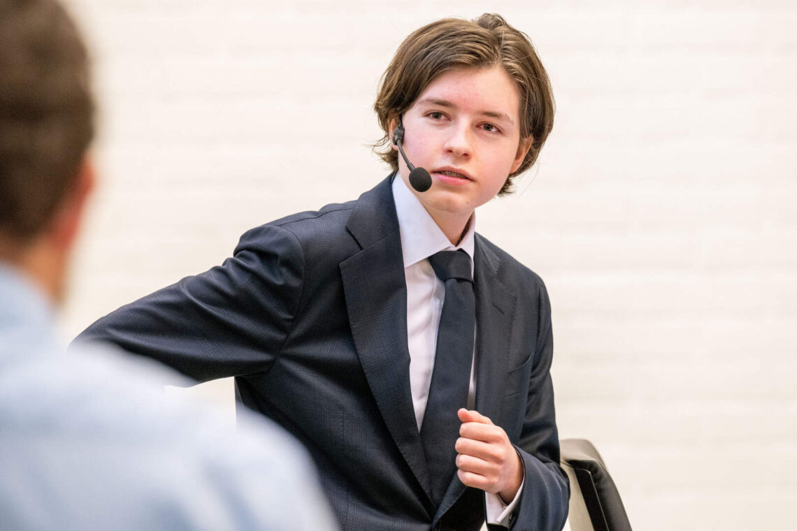 15-Year-Old Student Makes History by Completing PhD in Quantum Physics