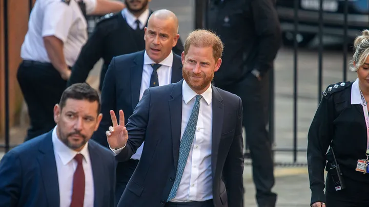 Prince Harry Appears at London High Court for Hearing of Lawsuit Against Daily Mail — PakAlerts.net: Sansani Nahi, Srif Khabar — Your go-to digital hub for Breaking News, Analysis, Stories from Pakistan and around the World. Stay informed, Stay connected. Prince Harry Appears at London High Court for Hearing of Lawsuit Against Daily Mail