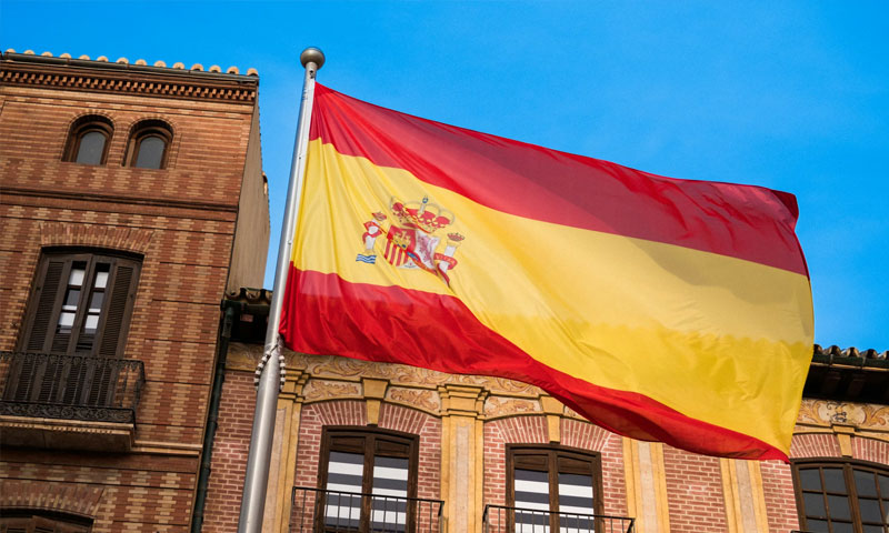 Spain Decides to Grant Legal Status to 500,000 Undocumented Migrants