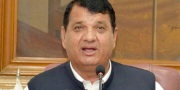 Motorway closed, people are suffering, action should be taken against PTI people, Amir Muqam