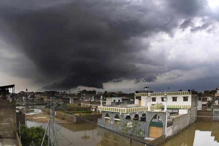 Karachi Weather Turns Pleasant After Rain, More Showers and Strong Winds Expected