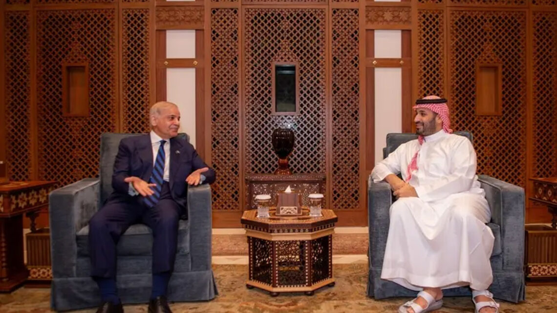 Prime Minister Shehbaz Sharif Meets Saudi Crown Prince Mohammed bin Salman, Reaffirms Pakistan’s Solidarity