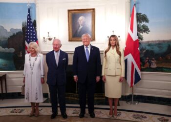 King Charles Arrives at White House, Welcomed by President Trump