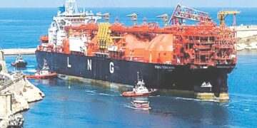 Pakistan Decides on Immediate LNG Procurement, Bids Invited for Three Cargoes